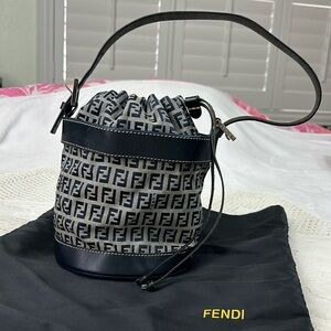 🖤FENDI Navy Zucchino Bucket Bag
